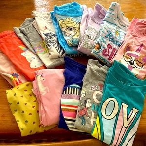 Girls LOT 4- 5T shirts, PJ and leggings ❤️
